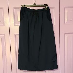One Oak Apparel Size Medium Navy Midi Skirt